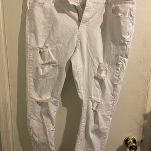 White distressed skinny jeans